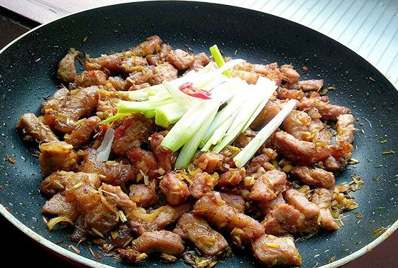 Nguyên liệu món Thịt heo xào mắm ruốc ớt sả