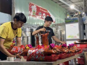 heo sữa quay cho mọi bữa tiệc